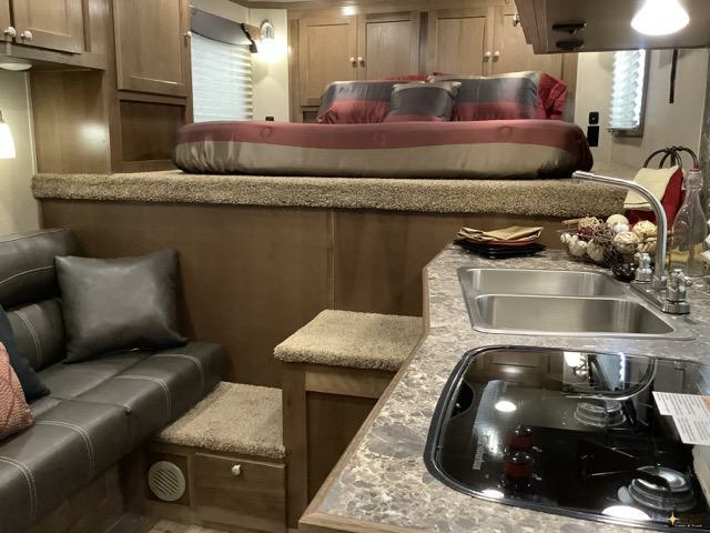 2023 SMC 3 HORSE LIVING QUARTER TRAILER WITH 10FT SHORT WALL & NO SLIDEOUT - Image 17