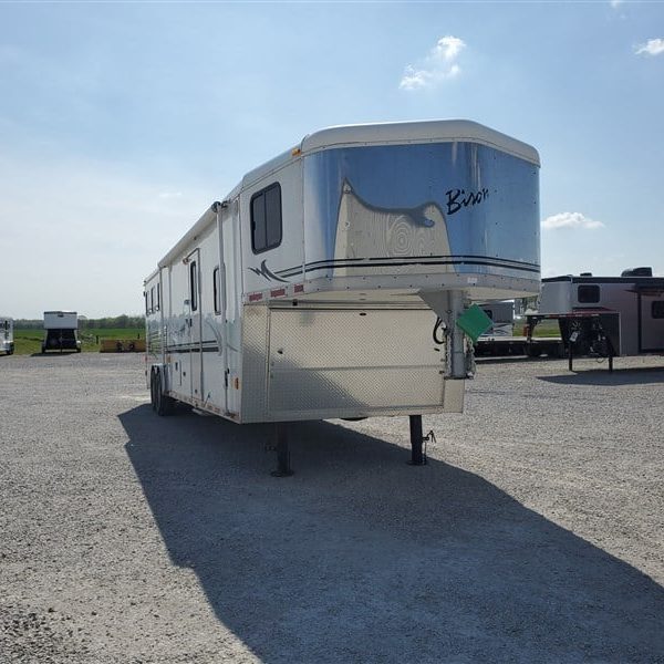 2020 LAKOTA C8315SR CHARGER 3H W/ 15’SW LQ & 6′ SLIDE-OUT GN - Image 8