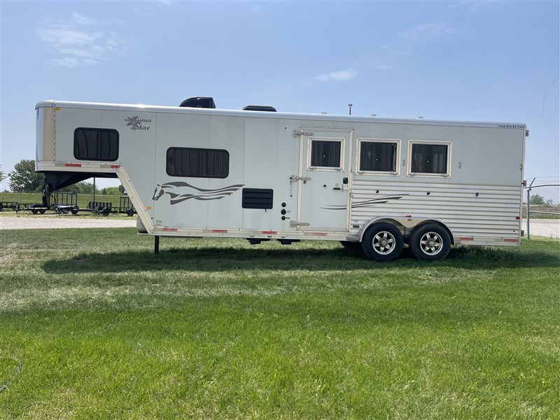 2016 MERHOW ALUMASTAR 3H W/ 8’SW LIVING QUARTERS GN