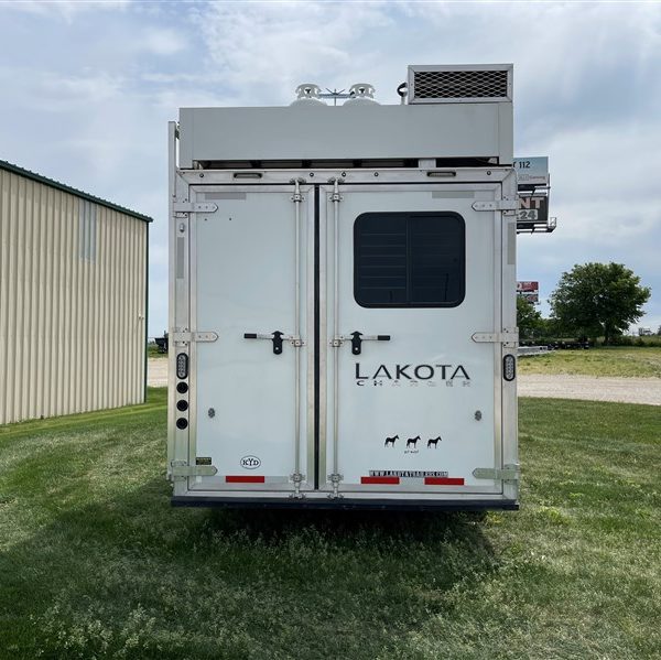 2020 LAKOTA C8315SR CHARGER 3H W/ 15’SW LQ & 6′ SLIDE-OUT GN - Image 11