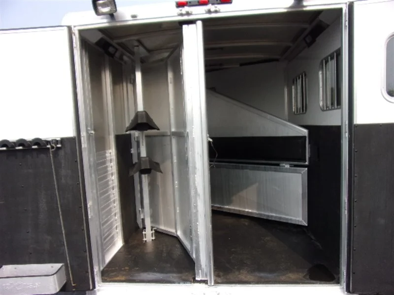 2018 Lakota 3HBPSL 3 Horse Trailer with 2′ Short Wall - Image 8