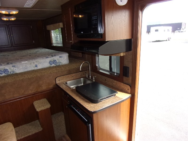 2018 Lakota 3HBPSL 3 Horse Trailer with 2′ Short Wall - Image 11