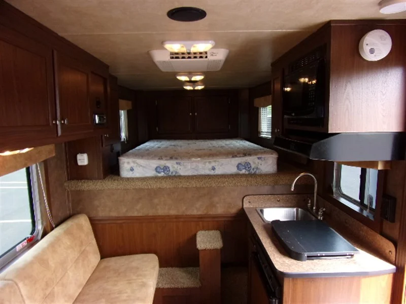 2018 Lakota 3HBPSL 3 Horse Trailer with 2′ Short Wall - Image 7