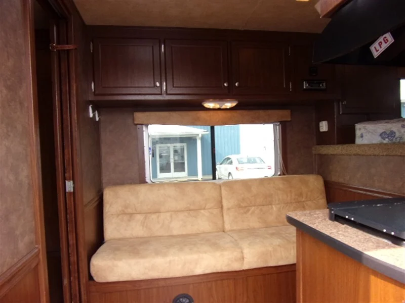 2018 Lakota 3HBPSL 3 Horse Trailer with 2′ Short Wall - Image 4