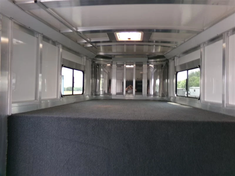 2023 Cimarron Norstar 4 Horse GN - Image 3