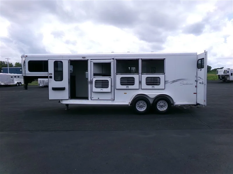 2004 Sundowner 3 Horse 727 GN - Image 9