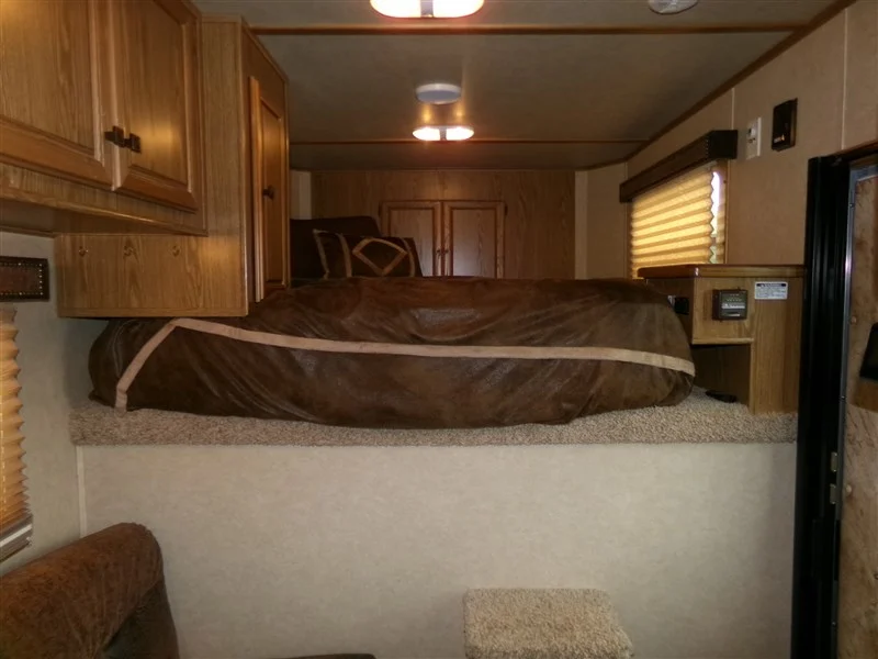 2011 Sundowner 3 Horse 6906 - Image 12
