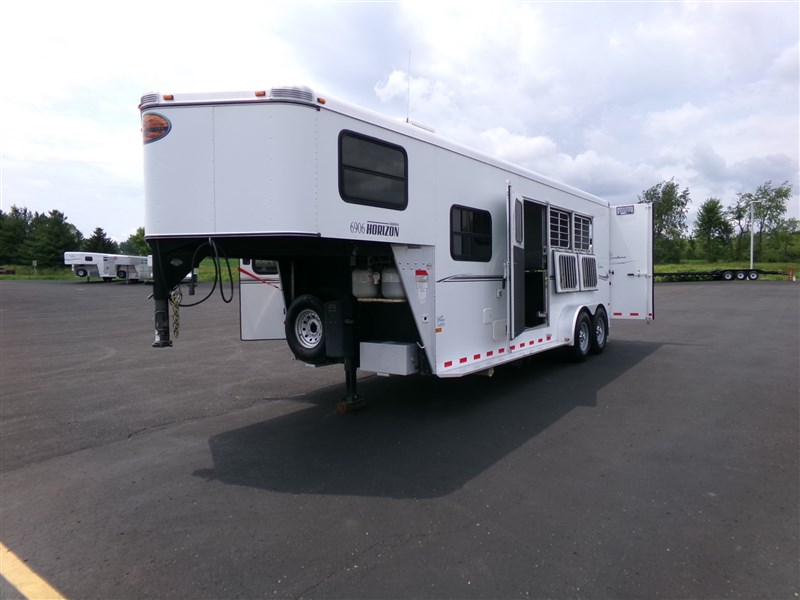2011 Sundowner 3 Horse 6906 - Image 13