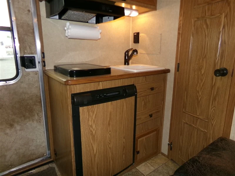 2011 Sundowner 3 Horse 6906 - Image 4