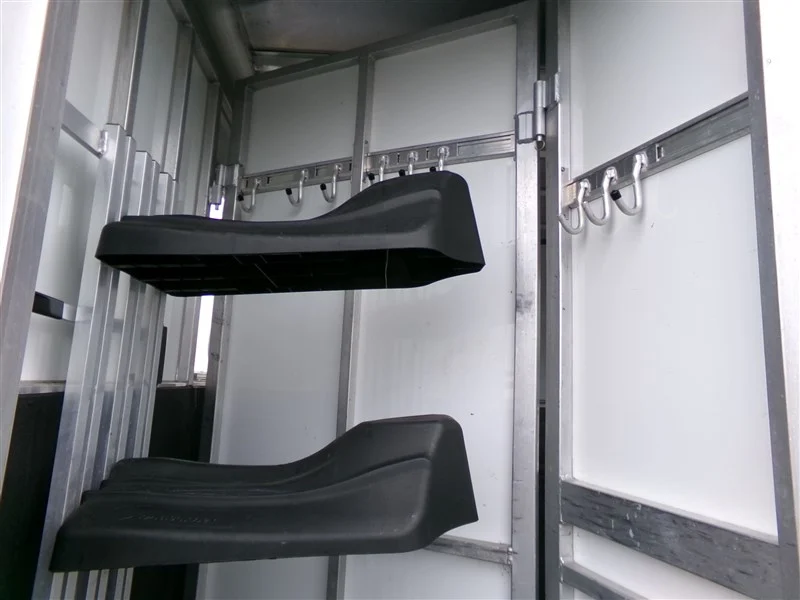 2011 Sundowner 3 Horse 6906 - Image 2