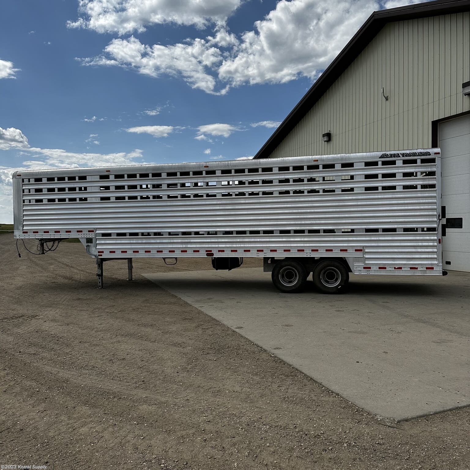 2018 Elite Trailers 34′ Ground Load - Image 3