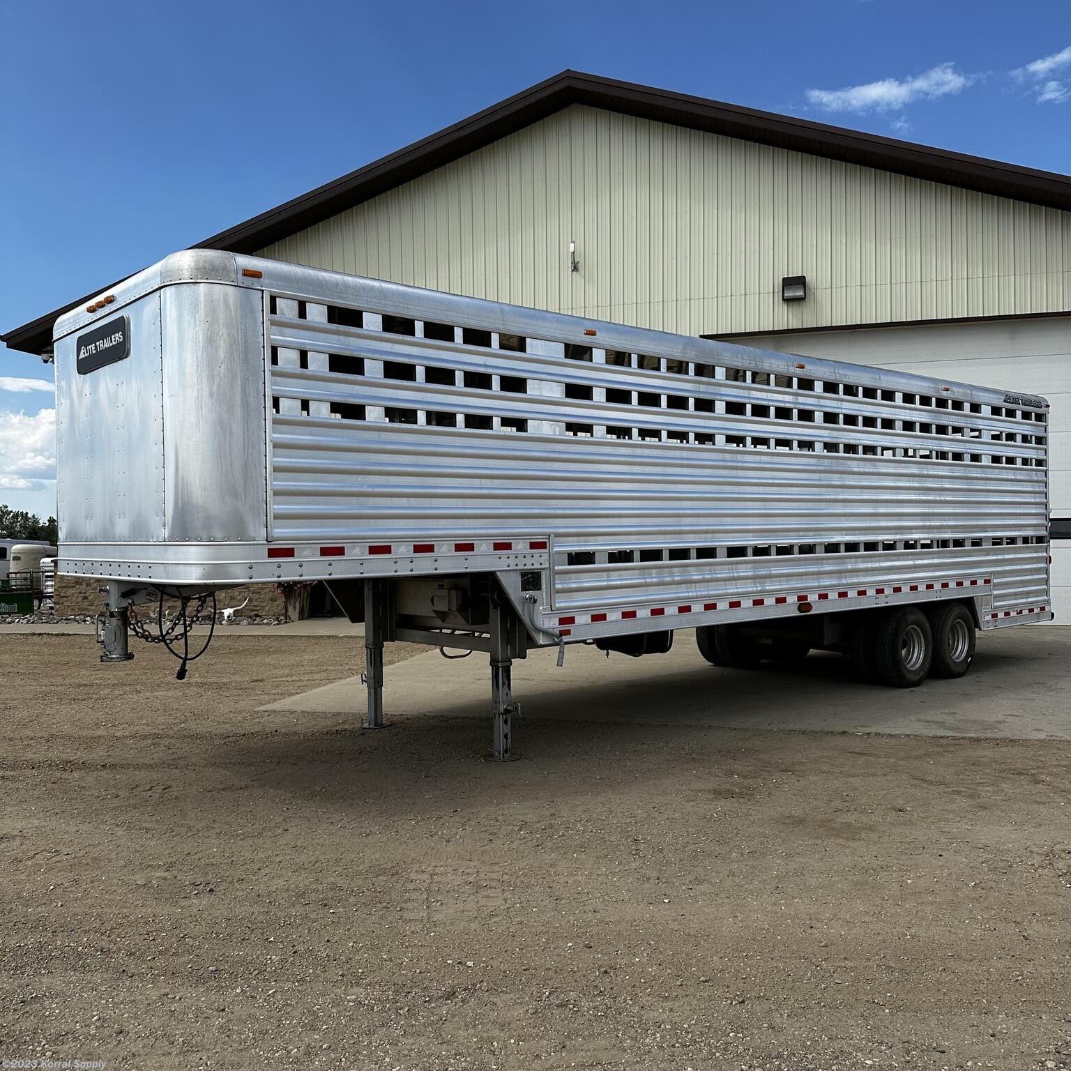 2018 Elite Trailers 34′ Ground Load - Image 16