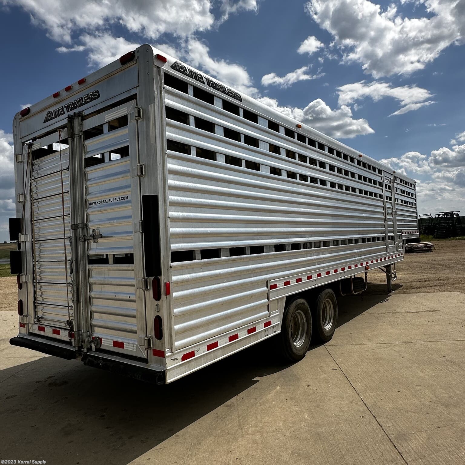 2018 Elite Trailers 34′ Ground Load - Image 12