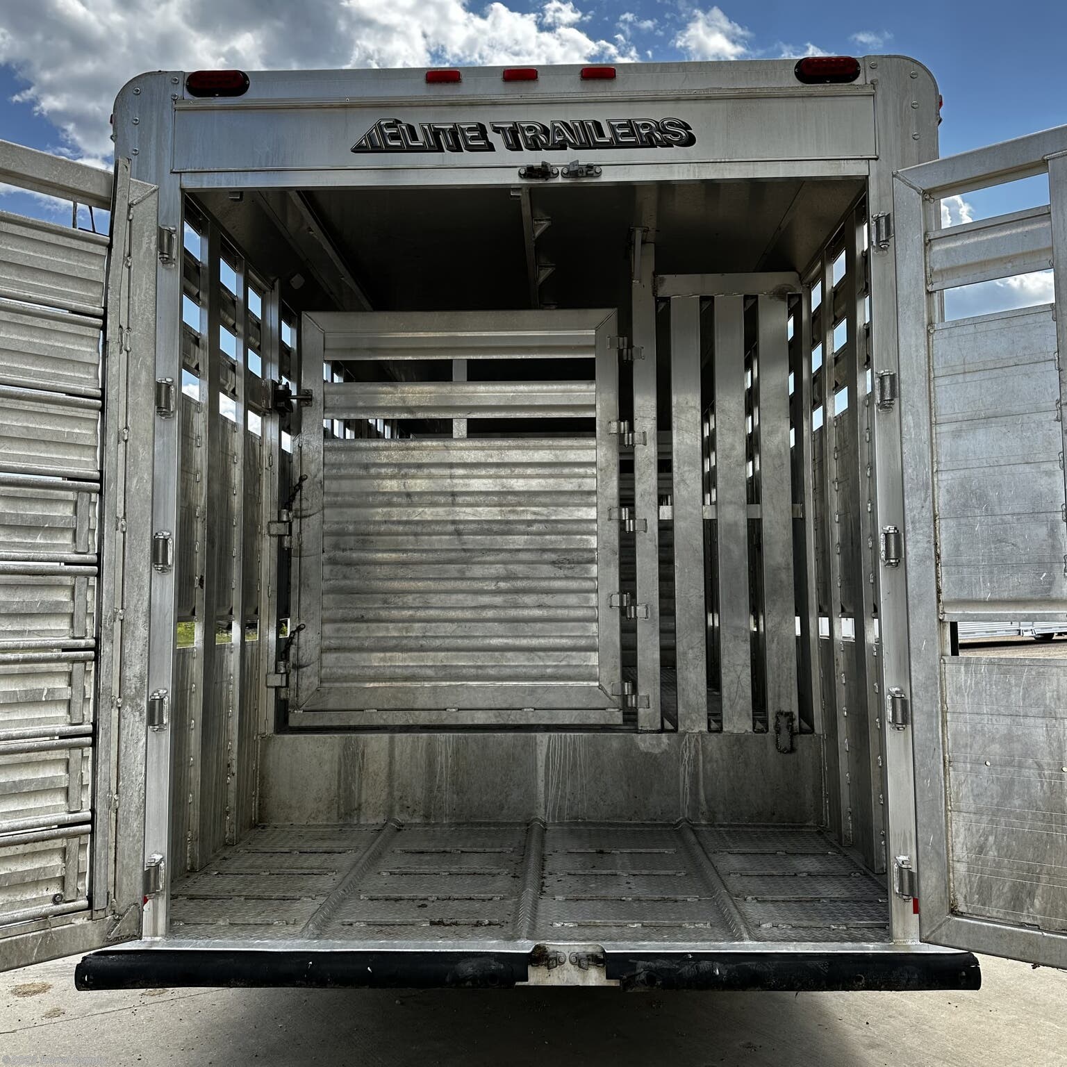 2018 Elite Trailers 34′ Ground Load - Image 7