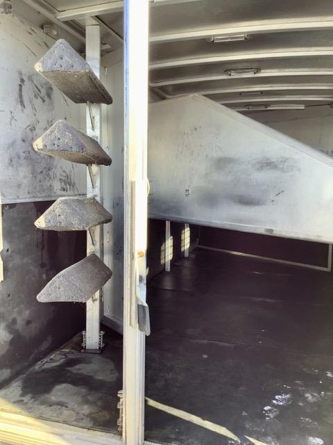 2001 EXISS 4 HORSE GOOSENECK HORSE TRAILER - Image 4