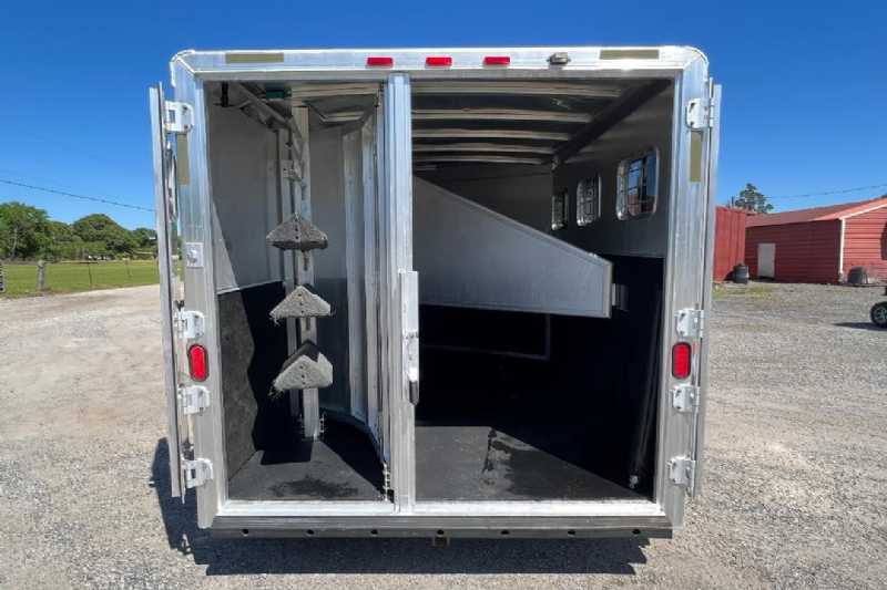 Used 2001 Exiss SS300 3 Horse Trailer with 4' Short Wall - Image 5