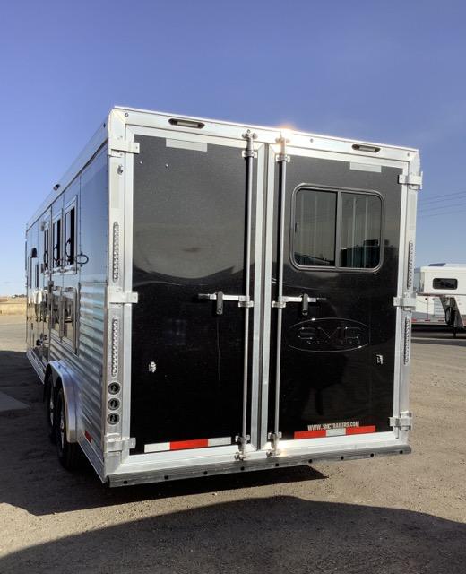 2022 SMC 3 HORSE GN TRAILER SL839DR 9′ SHORT WALL LIVING QUARTER HORSE TRAILER - Image 12