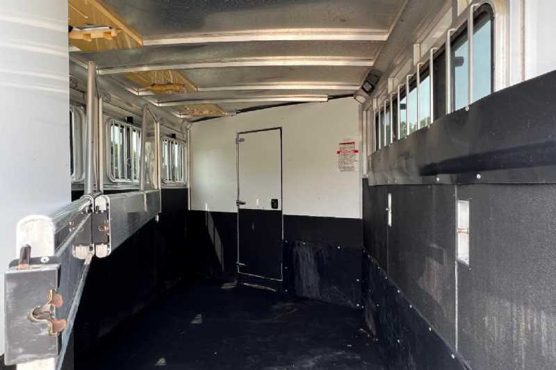 Used 2011 Sundowner 6904 3 Horse Trailer with 4' Short Wall - Image 11