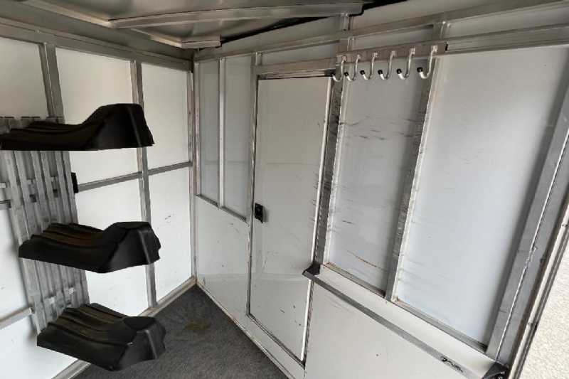 Used 2011 Sundowner 6904 3 Horse Trailer with 4' Short Wall - Image 10