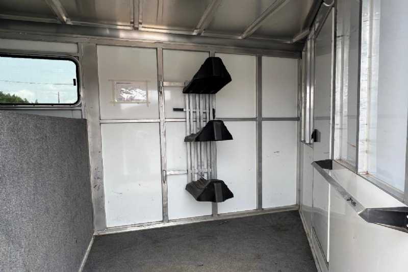 Used 2011 Sundowner 6904 3 Horse Trailer with 4' Short Wall - Image 9