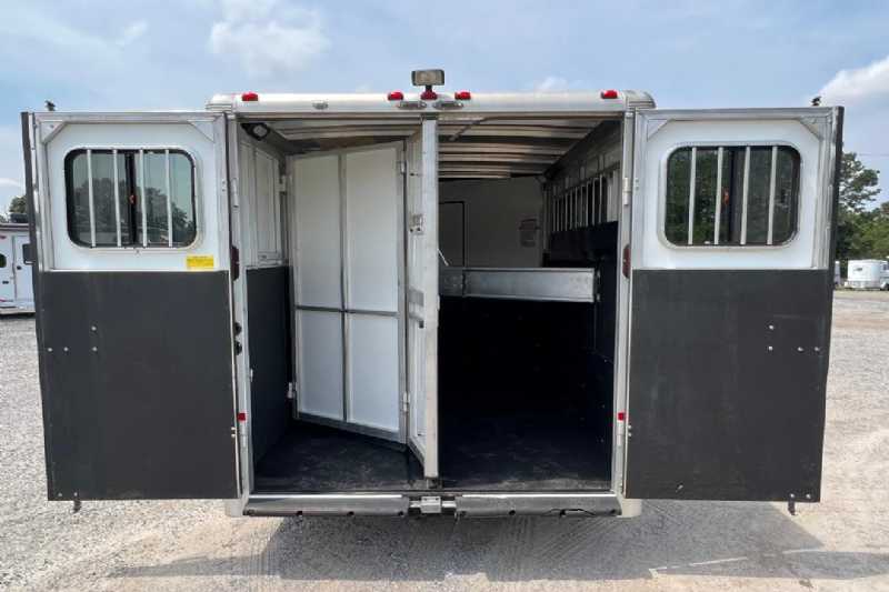 Used 2011 Sundowner 6904 3 Horse Trailer with 4' Short Wall - Image 8