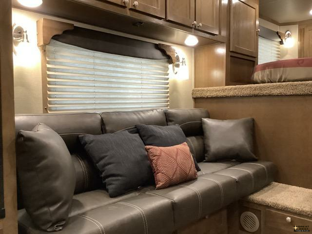 2023 SMC 3 HORSE LIVING QUARTER TRAILER WITH 10FT SHORT WALL & NO SLIDEOUT - Image 9