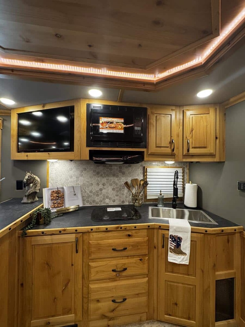 New Gooseneck Horse Trailer 2026 other smctrailers 2026 SMC Laramie 4 Horse Trailer - Image 23