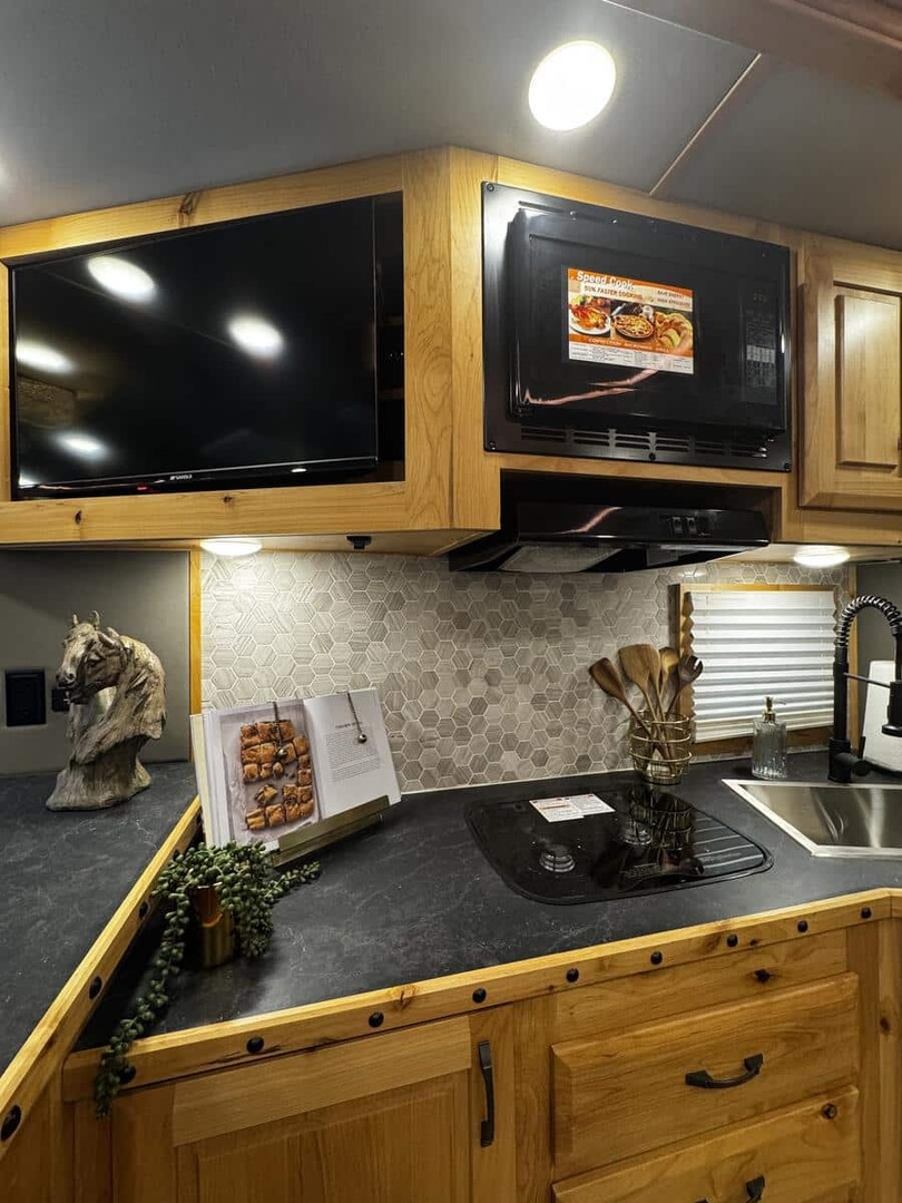 New Gooseneck Horse Trailer 2026 other smctrailers 2026 SMC Laramie 4 Horse Trailer - Image 18