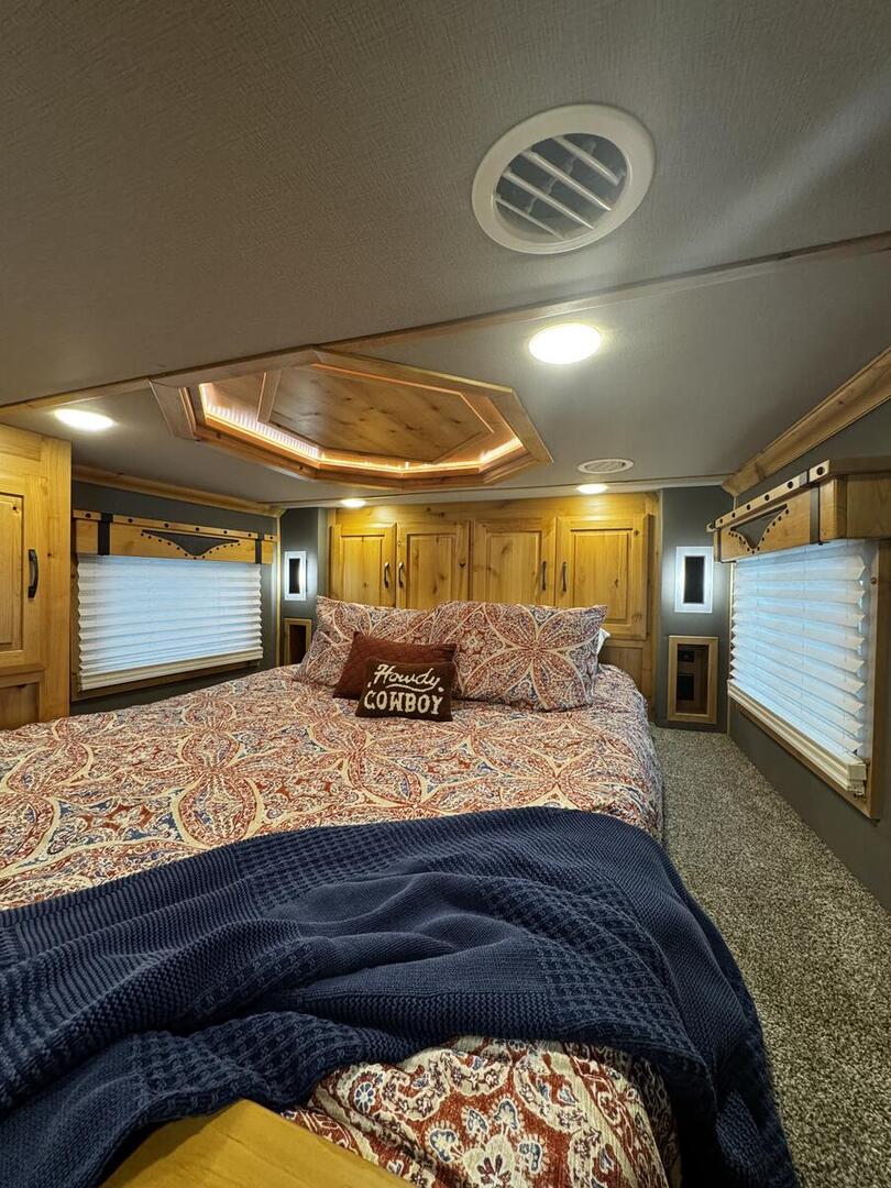 New Gooseneck Horse Trailer 2026 other smctrailers 2026 SMC Laramie 4 Horse Trailer - Image 15