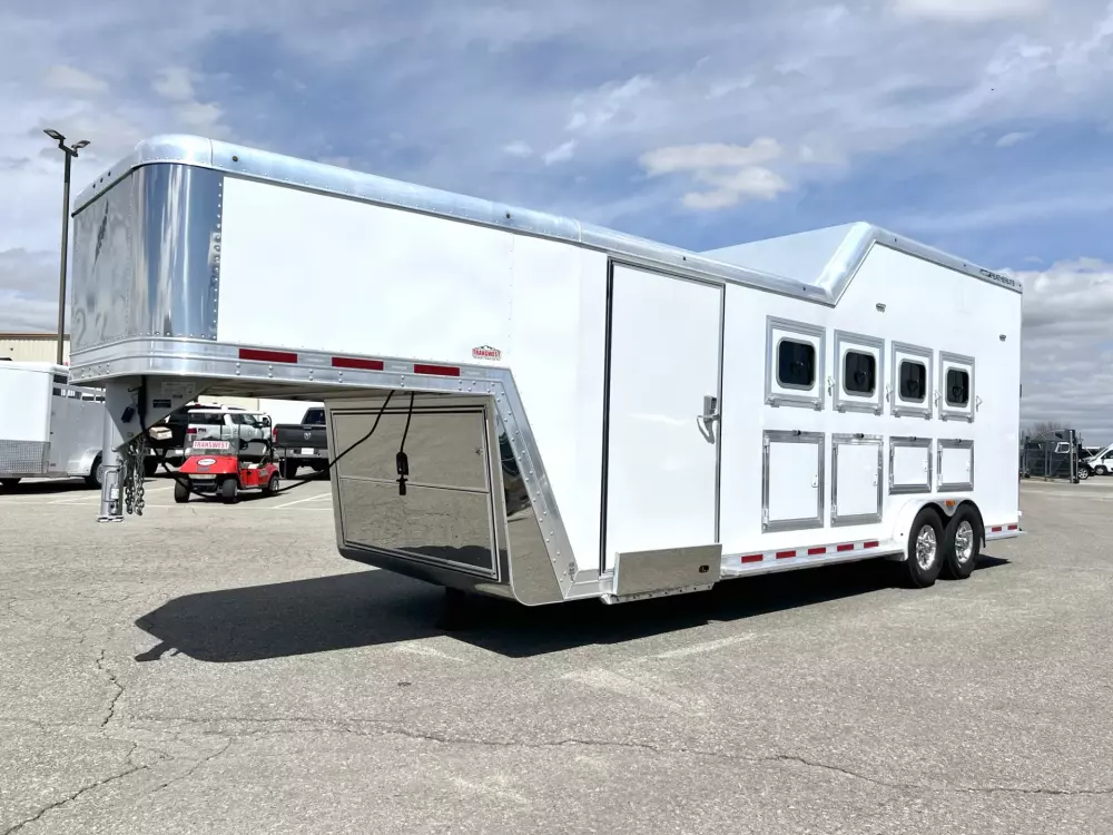 2015 Featherlite 4HGN