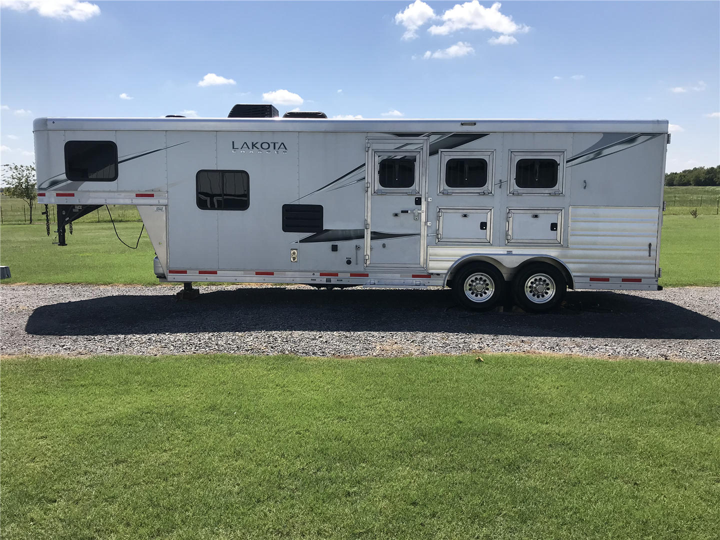 Used Gooseneck Horse Trailer 2022 Lakota Trailers C839