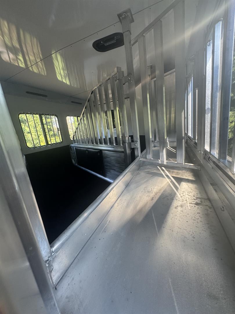 New Gooseneck Horse Trailer 2026 other smctrailers 2026 SMC Laramie 4 Horse Trailer - Image 41