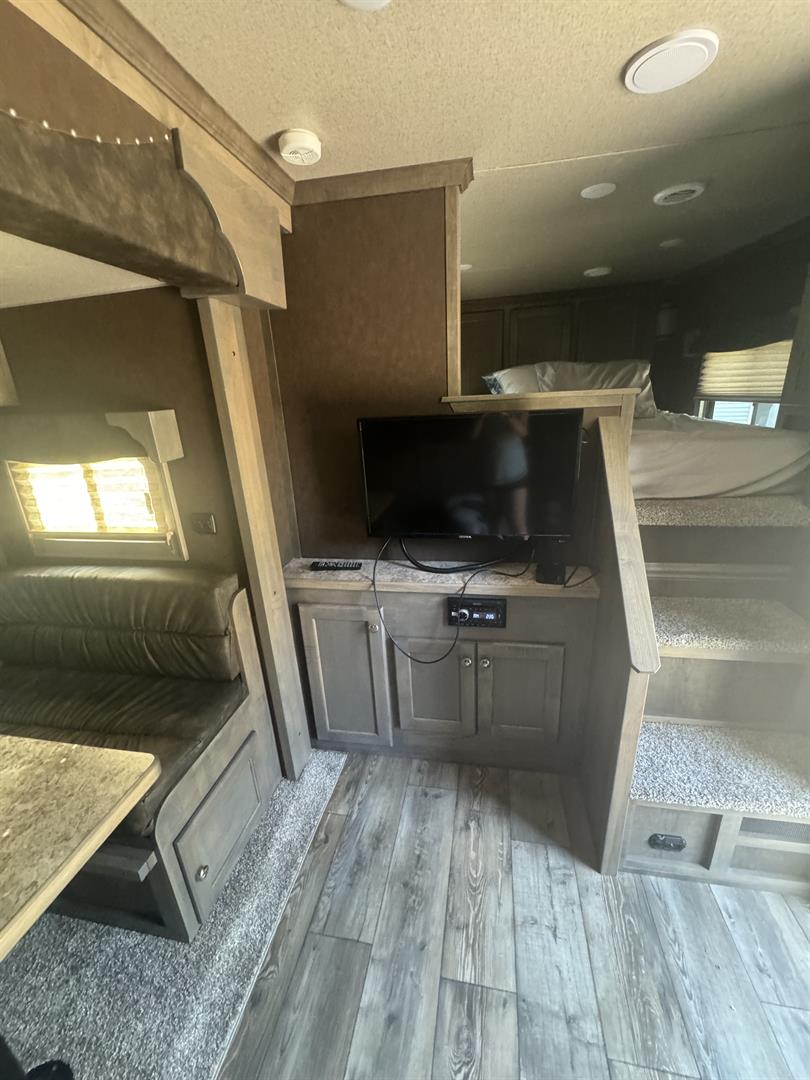 New Gooseneck Horse Trailer 2026 other smctrailers 2026 SMC Laramie 4 Horse Trailer - Image 38